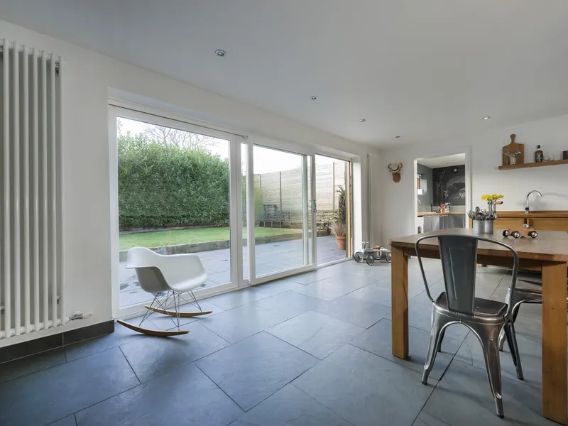 Sliding Windows — Gallery Walworth